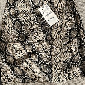 Zara snake skin skirt brand new size small